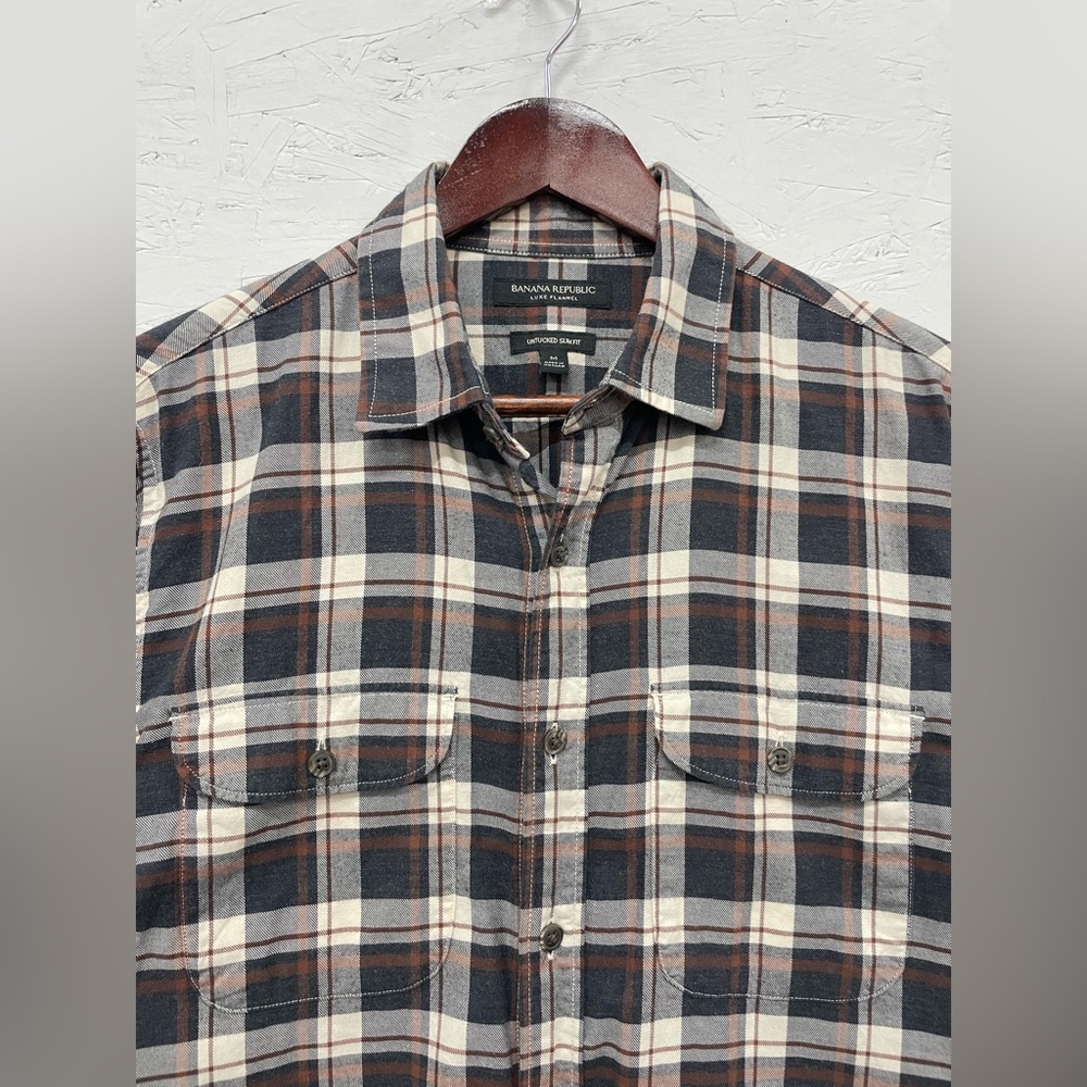 Banana Republic Luxe Flannel Slim Fit Untucked Shirt, Size M